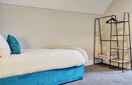 Large 5-Bedroom Home, Perfect for Long Stays & Team Accommodation - Foto 62