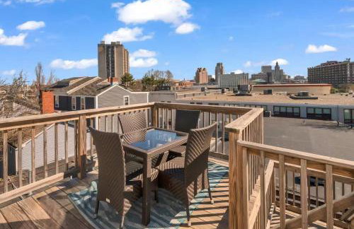 Jennifer's Penthouse Panoramic City Views w Deck - Foto 31