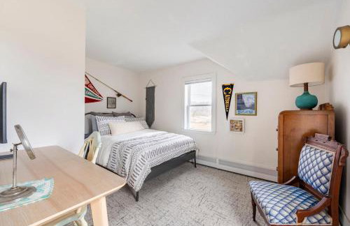 Hillcrest Cottage - Charming Cottage with hot tub and view! - Photo 32