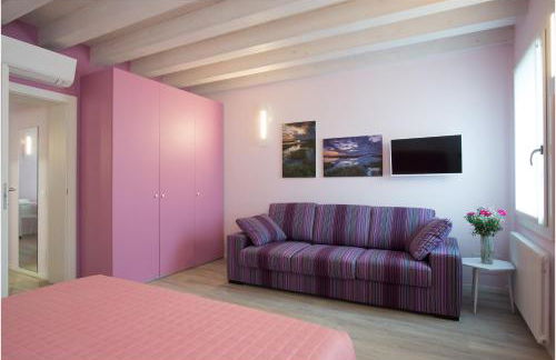 Tiffany Home - Photo 25