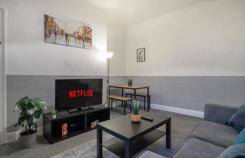 3 Bed-Free Parking-Close to City-by Holiday Homes - Foto 10