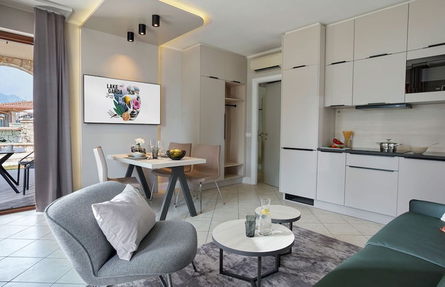 June Stay Lake Garda - Photo 10