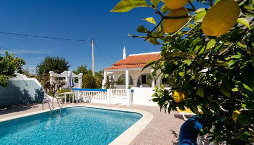 Charming 3BR Villa With Pool in Armação de Pêra - Foto 3