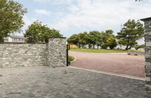 Farmyard House - Photo 42