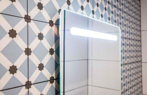 Charming and Comfortable Apartment with Inviting Atmosphere - Photo 10