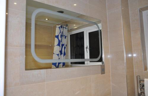 Modern 3 bedroom house- 2 parking spaces- near central MK - Foto 18