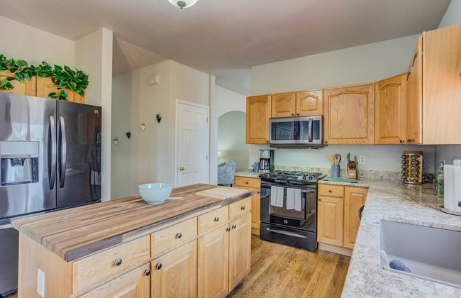 4BR AF Academyw/hot Tub & Firepit - Foto 17