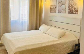 Tolle Wohnung mit 2 Schlafzimmern, Balkon und Pool - Foto 1