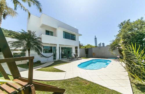 Casa de Praia Exclusiva, 3 Suítes com Piscina Privativa, BC - Foto 1