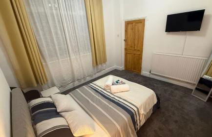 Pat Signature Stays - Photo 51