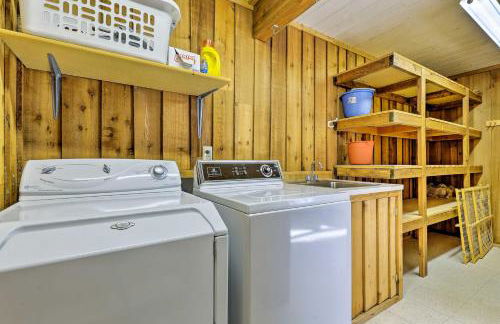 Panoramic Mountain-View Retreat with Hot Tub and Deck! - Foto 29