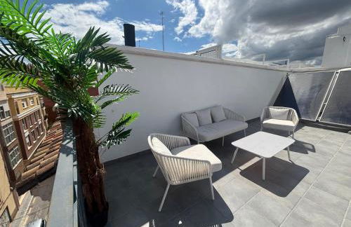 Nuevo! En el Centro con Azotea Solarium, Parking, Metro y AVE - Photo 2