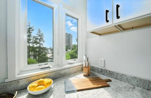 Mt Adams Lookout with Best City View and Parking - Foto 71