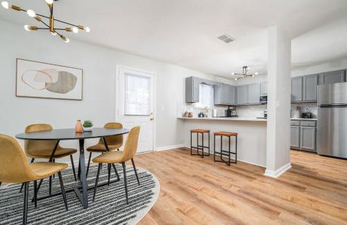 Heritage Haus - Luxe 2BR w Deck, Pets OK, Wi-fi, Near Marietta Sq - Foto 22