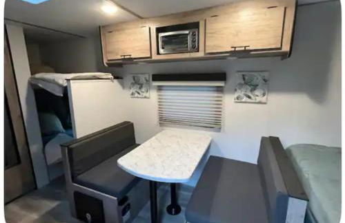 Jeff & Toya Cozy RV - Foto 7