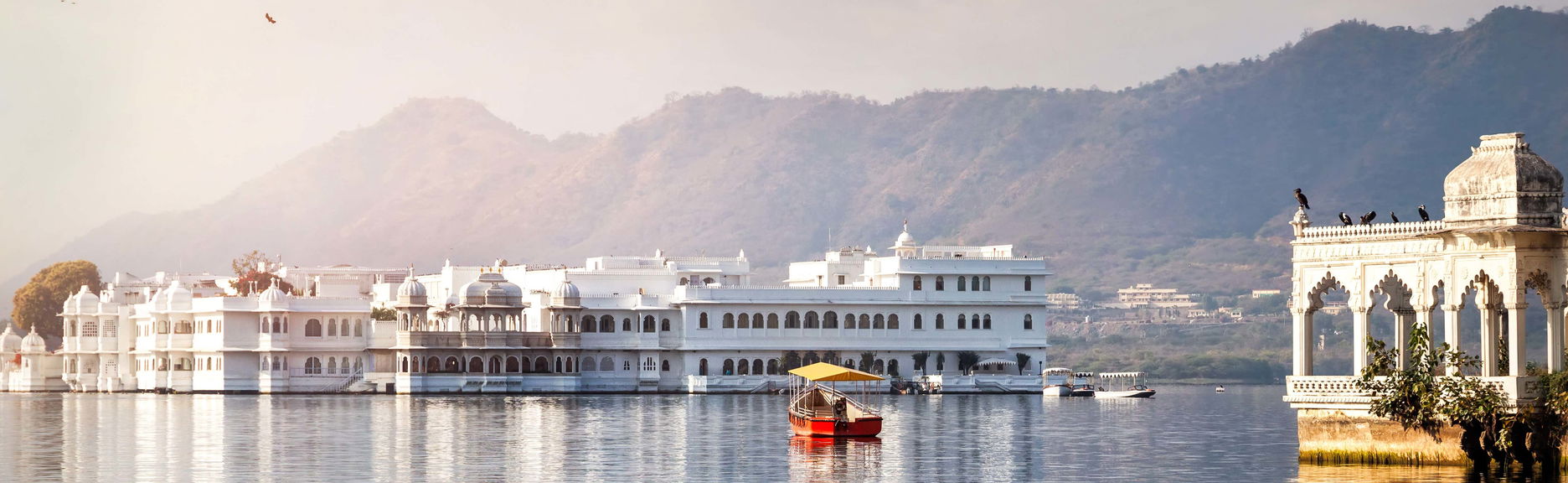 Ghat Tour & Lake Pichola Cruise