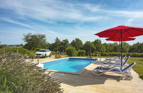 Detached Villa With Pool and Large Garden in Quiet Area Near the Sea - Foto 12