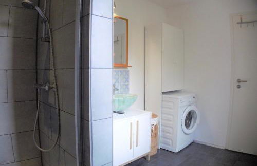 Vacation home with a view of nature, home theater, fireplace - Foto 36