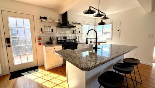 Peak to Lake Escape - Foto 2, stove, dishwasher