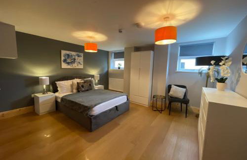 West Midlands-2 Double Bed Room Apartment - Photo 6