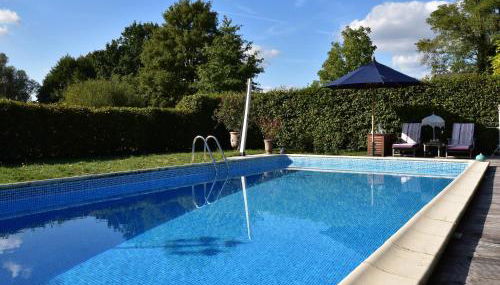 Holiday Home in Le Châtelet with Pool - Foto 2