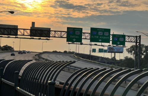 Cowtown 1 bedroom Downtown FTW - Photo 7