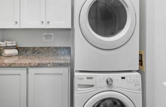 Onyx House King Size Beds Bikes Games Wine - Foto 42