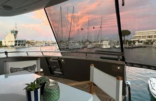 MotorYacht 21 avec équipage - Photo 50