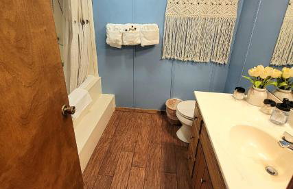 Forest view, log-sided two bedroom, two bath condo on Lake Ouachita, condo - Foto 16