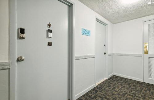 Sunrise at the Beach - 2BR Apt with Scenic Views - Foto 14