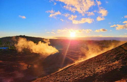 Unique Lava House by steaming crater - Photo 38