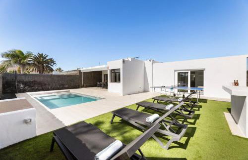 Villa Cactus - Large Private Plot - Heated Pool & BBQ - Luxury Vacation - Foto 1