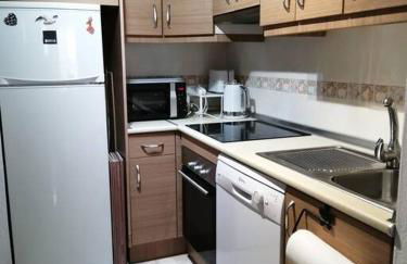 Alicante airport and beach - Foto 17