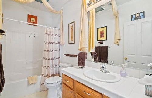 Manzanita Manor-Whimsical art & near downtown - Foto 37