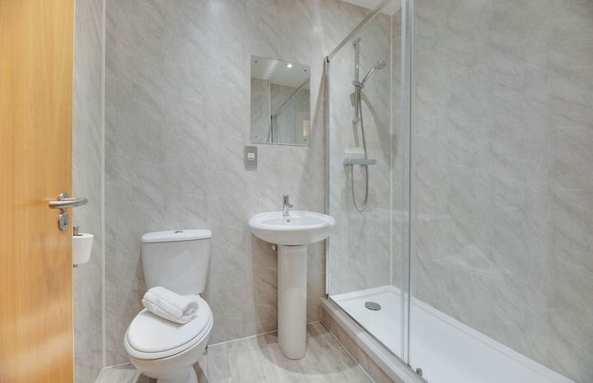 Laing Apartments - Photo 12