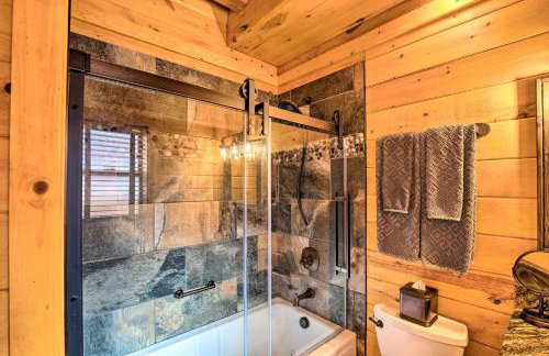 Luxury Mountain Cabin with Furnished Deck and Views! - Foto 16