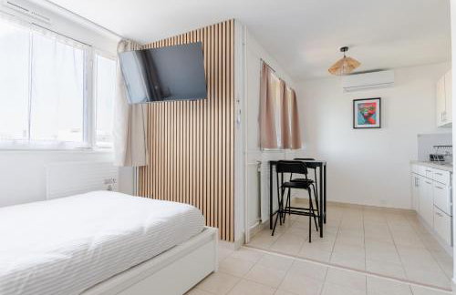 Cozy Retreat with Balcony - Lyon PartDieu TGV, Rhonexpress Airport - Photo 8