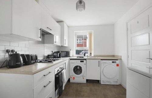 Newcastle Spacious 3-bedroom Semi-detached House with Parking, Sleeps 8, by URBAN PINNACLE STAYS - Foto 7