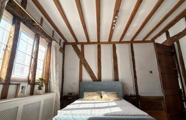 Heritage Cottage with a Pool - Photo 9