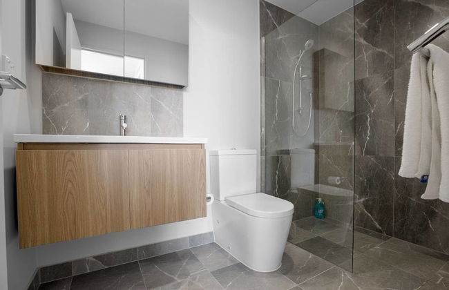 Wow Southport Apartment Near Light Rail Station - Photo 18