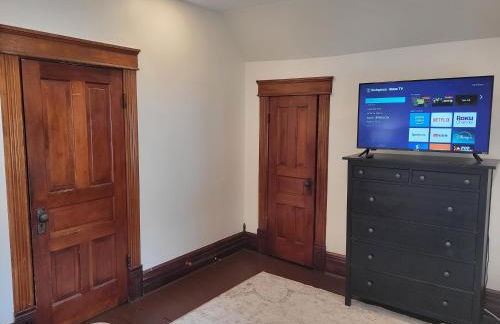 The Glarum House - Gorgeous Historic Home & AC! - Foto 36