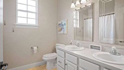 Luxury Heated Pool Home, Hot tub, King bed suite - Foto 3