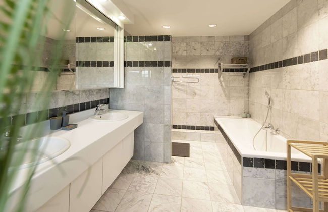 Luxury Villa With an Incredible Private Pool, Close to Maastricht and Liège - Photo 17