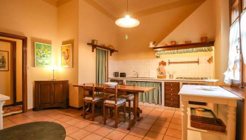 TUSCAN HOUSE WITH GARDEN - with Wi-Fi, Free Parking - Foto 3, stove