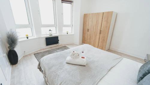 Top Floor 1BR Wishaw Flat with Parking - Foto 2