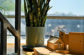 The Architect's Modern Castle - Photo 15