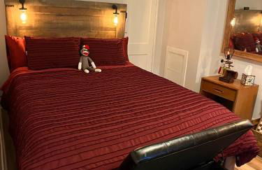 Cozy Downtown Cottage - Parking, Pet Friendly! - Foto 10