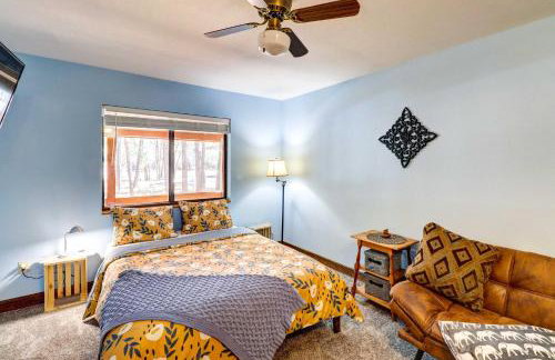 Near Hiking Trails Wooded Cabin in Lakeside! - Foto 10