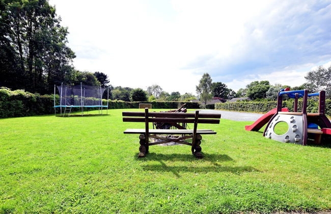 Lierneux Hillside Home - Photo 33