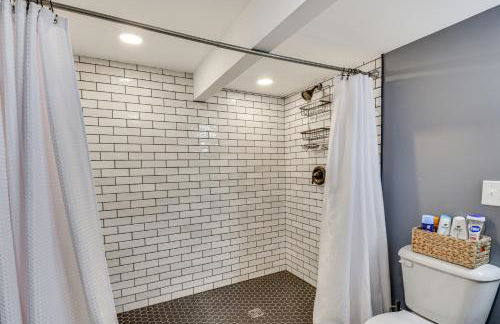 Waterfront Townville Home with Hot Tub and Dock! - Foto 24